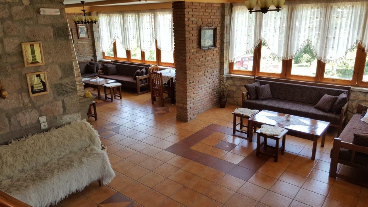 Pashuta Hotel Voskopoje Exterior photo